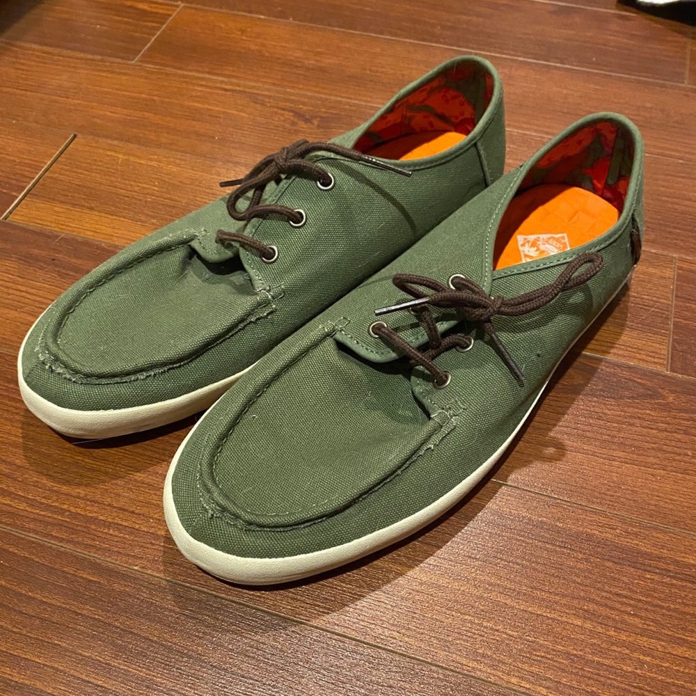 Men’s VANS canvas shoe